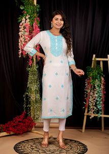 Design exclusif en pur coton Kurti pour femmes avec broderie florale de l'exportateur indien - Product Image 3