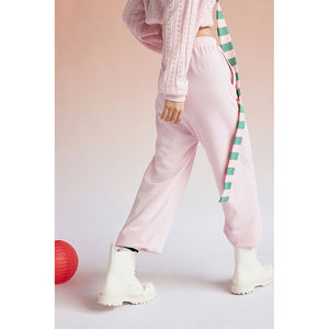 Nouveauté Design OEM, Vente en Gros de Tendances, Jogging Cargo pour Femmes au Design avec Poches Personnalisé pour les Femmes - Product Image 5