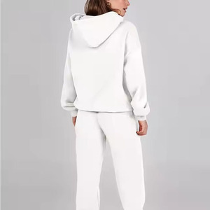 Ensemble 2 pièces pour femmes Ensemble décontracté pour femmes Ensemble 2 pièces pour femmes Sweat-shirt à capuche court Pull-over à capuche Jogger Pantalon de survêtement Ensemble à capuche - Product Image 2