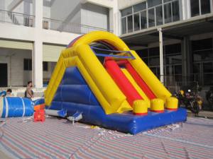 Tobogán Inflable para Escalar y Deslizarse al Aire Libre - Product Image 2