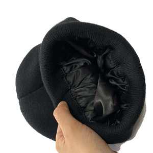 Vente en gros de bonnets d'hiver 100% laine, chauds, imprimés numériquement, avec doublure en satin pour hommes et femmes - Product Image 2
