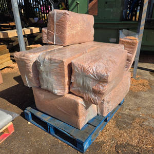 Copeaux de bois de pin et de chêne 100% naturels, doux, sans poussière, déchets agricoles séchés pour l'écurie des chevaux, vente chaude, approvisionnement en usine - Product Image 2