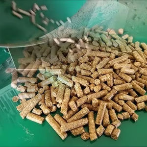 Pellets de madera a la venta Solución de calefacción limpia y asequible Pellets de madera de alta calidad disponibles para entrega inmediata - Product Image 1