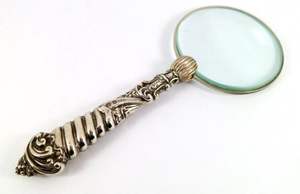 Loupe de bureau élégante en laiton avec support adapté aux collectionneurs professionnels et aux amateurs de design - Product Image 5