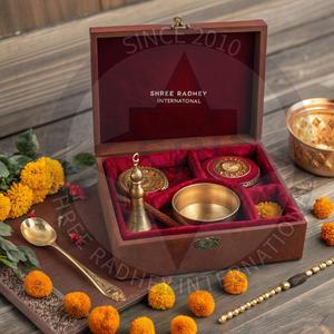 Boîte cadeau luxueuse accessoires Pooja en laiton ensembles de cadeaux personnalisés boîte de paquet de cadeaux écologiques articles Pooja indiens artisanat en métal - Product Image 5