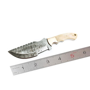 Cuchillo de Supervivencia Profesional Hecho a Mano de Acero de Damasco, Cuchillo de Caza y Campismo para Actividades al Aire Libre - Product Image 1