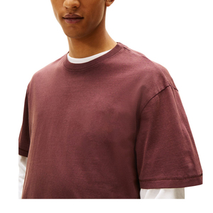 เสื้อยืดผู้ชายแบบเปล่าขายส่ง แขนสั้นซ้อนแขนยาว ผ้าคอตตอนหนา รุ่น Trackstar รับผลิตแบบ OEM แบรนด์ส่วนตัว TSI-G05-P0304 - Product Image 4