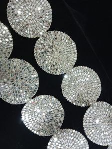 Fleurs sur mesure brodées de cinq façons de couleurs dans des motifs de fleurs ethniques à des fins diverses dans différentes tailles pour la revente. - Product Image 6