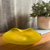 Ensemble de salle de bain de luxe quatre pièces en verre de Murano givré jaune, fabriqué en Italie, comprenant un gobelet, une bouteille, un porte-savon décoratif
