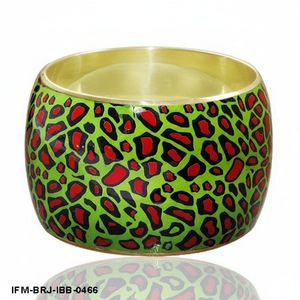 Bracelet manchette en laiton fait main à motif animal, motif léopard vert et rouge vif en émail, bijou audacieux pour femme - Product Image 3