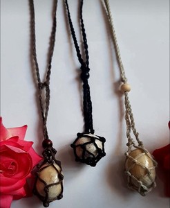 Collier en macramé avec agate dentelle, pierre ronde, réglable, style bohème, fait main, pour femme - Product Image 1