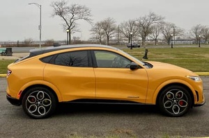2021 M O S T A N G Much-E GT AWD R18 SUV de Cuero con Doble Batería de Litio - Product Image 6