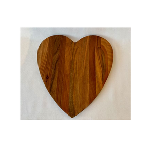 Tabla de cortar de madera con estilo, tabla de chacuterie de queso de madera de acacia, tabla personalizada en forma de corazón - Product Image 1