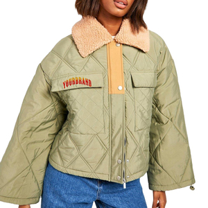 Chaqueta Bomber para Mujer al por Mayor, Corta, Impermeable, de Nailon Tejido, Cortavientos, Brillante, Acolchada, con Capucha, Logotipo Personalizado, Fabricante OEM, Invierno - Product Image 1