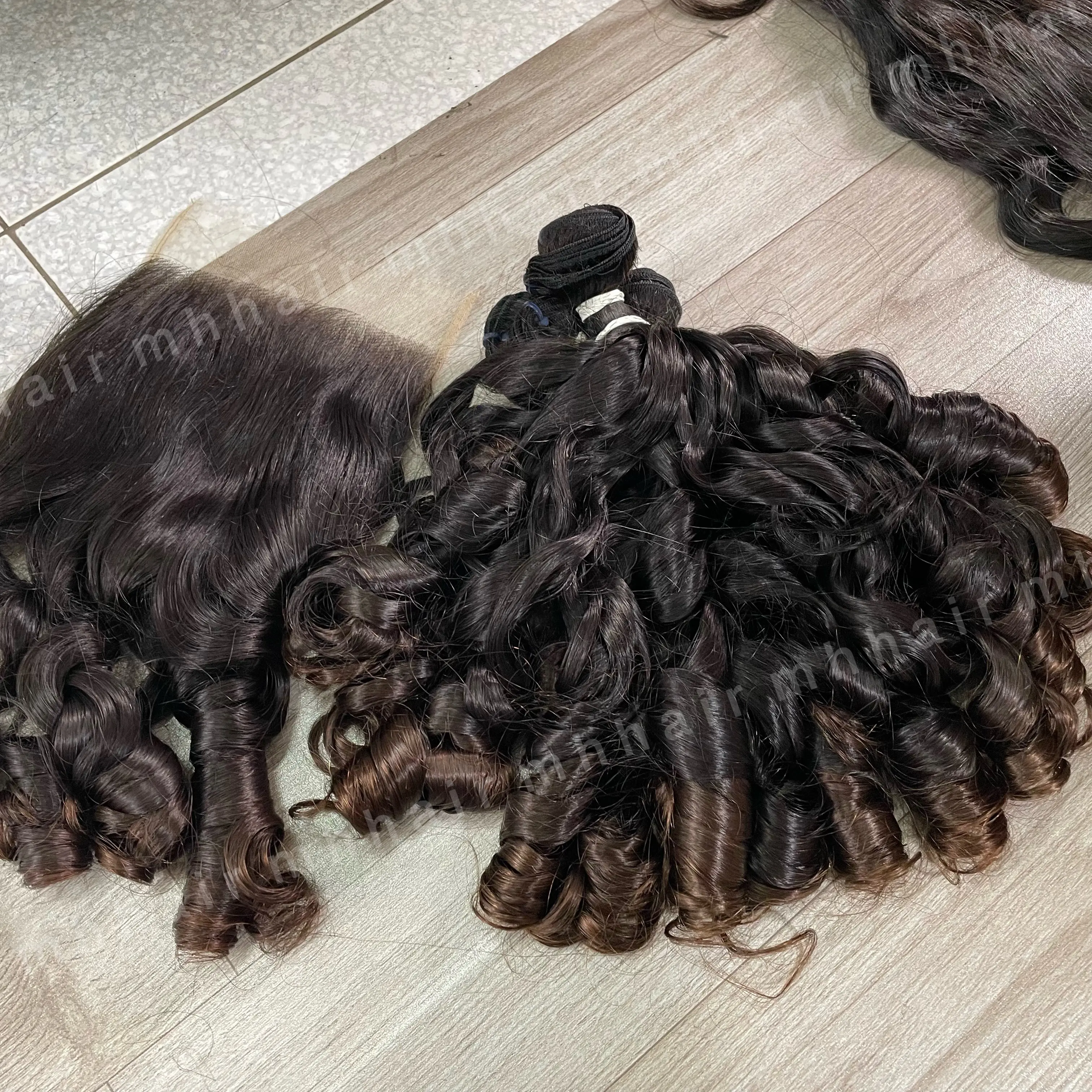 Demetleri gevşek dalga kabarık insan saçı örgüsü dalgalı saç çikolata kahverengi kabarık vücut dalga saç satıcıları Vietnam