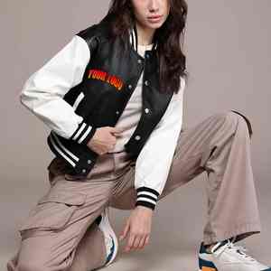 Chaqueta universitaria estilo letterman para mujer, con tejido resistente, forro suave y un aspecto juvenil y moderno. - Product Image 5