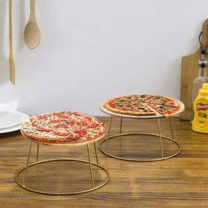 Lot de 2 présentoirs à pizza en fer doré au design fait main, idéaux pour la vaisselle, la cuisine et le service de desserts dans les restaurants. - Product Image 2