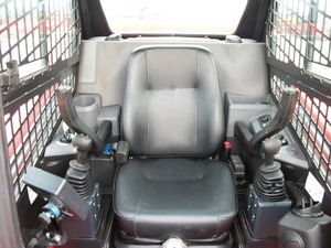 Minicargador 2023 Kioti TL750 - Product Image 6