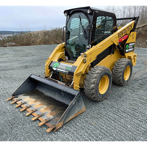 Minicargadora multifunción con accesorios versátiles para excavar carga y nivelación - Product Image 6