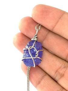 จี้ห่อลวดหยาบแทนซาไนต์ธรรมชาติสีเงิน925ดีไซน์ไม่เหมือนใครเหมาะสำหรับการรักษาเครื่องประดับหายากสุดหรูและแฟชั่นทางจิตวิญญาณ - Product Image 3