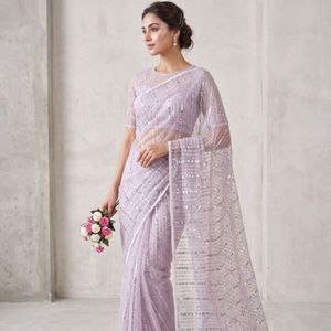 Sari de mariage traditionnel en tulle pur et doux, avec broderie originale de perles, bordure fantaisie en dentelle Moti, design lourd, longueur ras du sol, avec chemisier - Royal - Product Image 2