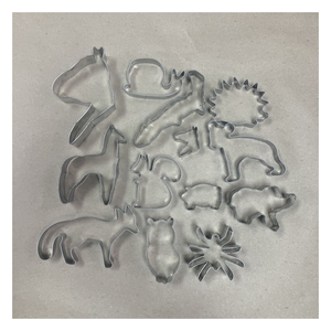 Magnifique emporte-pièces ensemble de vacances pour la cuisson de gâteaux décoration bricolage en acier inoxydable formes personnalisées utilisation dans l'hôtel cuisine fête amusant - Product Image 6