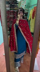 Abbigliamento indiano di seta di Chinnon pesante puro Kurti da donna Set per feste e occasioni Festive indossabile a prezzi all'ingrosso