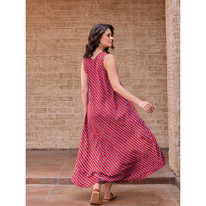 Robe longue sans manches Vedika - Robe de soirée élégante sans bretelles avec motifs floraux rayés et unis - Product Image 3
