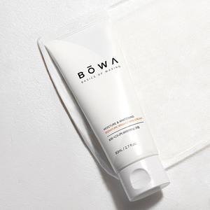 Crème Corporelle Éclaircissante Bowa à l'Eau de Feuille de Centella Asiatica, Ingrédients Biologiques, Parfum Naturel, Soin des Poils Incarnés, Exfoliation, Unification du Teint - Product Image 1