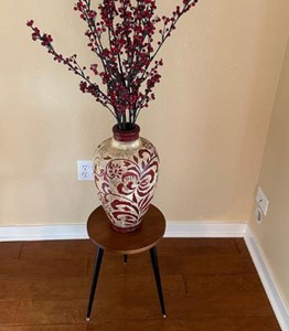 Support de plante rond en noyer du milieu du siècle avec plateau en bois et pieds en métal, table d'exposition élégante pour la décoration intérieure et les espaces de vie - Product Image 4