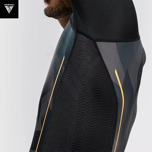 Prix de gros sur mesure BJJ MMA T-shirt de compression Rash-Guard pour hommes Manches longues et protection du cou Vêtements de sport respirants - Product Image 6