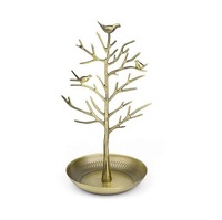 Présentoir à bijoux avec base large pour la stabilité, offrant une solution élégante pour mettre en valeur les accessoires magnifiquement