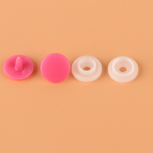 Bán hàng nóng tùy biến trắng mờ nhự<span class=keywords><strong>a</strong></span> Yếm Cách sử dụng 9mm nhự<span class=keywords><strong>a</strong></span> Snap Nút 4PC một bộ - Product Image 4