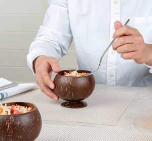 Verre à cocktail en coque de noix de coco tropicale, fait à la main, prêt à expédier, naturel, biologique, poli, vaisselle en noix de coco avec base - Product Image 6