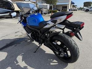 Oferta de Subasta: Motocicleta Deportiva GSX-R600Z 2025 Nueva con Potencia de 1001-2000W y Velocidad Máxima Superior a 80km/h, con Depósito - Product Image 5