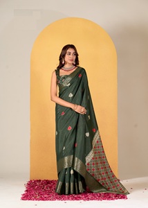 Sari en soie Dola douce avec imprimé en feuille et chemisier assorti aux couleurs poussiéreuses Magnifique collection de vêtements indiens et pakistanais - Product Image 5