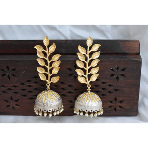 Bijoux de mode indiens tendance belle mode fait à la main finition dorée mate boucle d'oreille en argent pour filles et femmes - Product Image 2