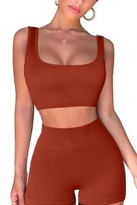 Conjunto Deportivo de Verano 2026 para Mujer, Top Corto con Botones Decorativos y Bordados, Pantalones Cortos Tipo Jogger con Patrón Liso, Conjunto de Dos Piezas - Product Image 2