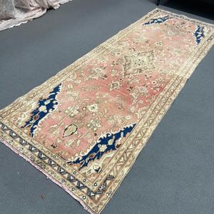 Alfombra Turca Vintage de 3.3x9.4 pies, Alfombra de Pasillo, Alfombra de Lana Sólida Azul y Rosa - Product Image 4