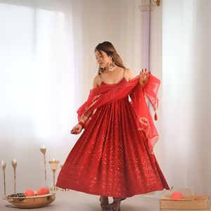 Conjunto Anarkali Premium elegante y elegante con exquisito bordado y silueta fluida para un aspecto real - Product Image 1