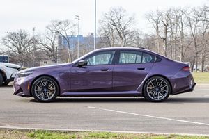 2025 M-5 ไมล์น้อย เครื่องยนต์สมบูรณ์ ระบบเกียร์อัตโนมัติ หลังคาพาโนรามา ไฟ LED พร้อมส่ง - Product Image 5