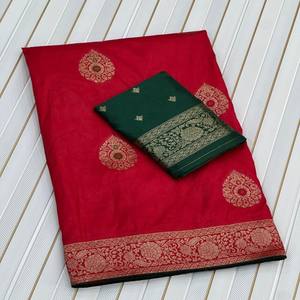 Sari de Seda Dola VASTRA COTTAGE con Bordado Meenakari Zari, Borde de Lentejuelas con Cordón, Borlas y Blusa en Contraste - Product Image 3