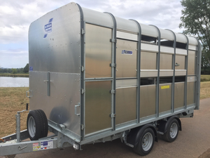 Remolque para ganado de 12 pies |   Remolque para Ganado de Alta Capacidad, 12 pies x 6 pies, para Uso Agrícola, Remolque Trasero de Transporte Resistente y Fuerte - Product Image 1