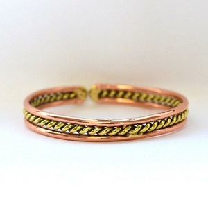 กำไลข้อมือแม่เหล็กทองแดงถักเกลียวบรรเทาอาการปวดข้อเพื่อสุขภาพ - Product Image 1