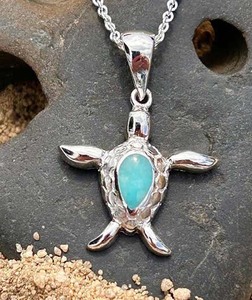 Magnifique collier pendentif en opale éthiopienne pour fiançailles, mariage ou soirée, fait à la main, plaqué rhodium, forme poire de 10 à 14 mm, serti en bélière - Product Image 2