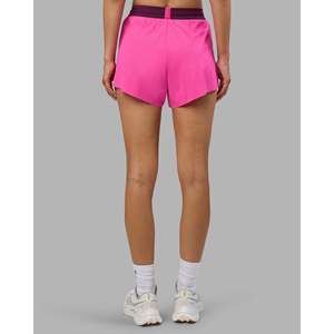 Shorts de course pour femmes Accelerate 3 High-Rise - Ultra Pink Plum Caspia Spandex & Coton avec décorations en strass - Product Image 4