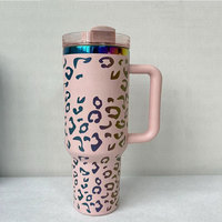Vente en gros de gobelets isothermes réutilisables de 40 oz avec motif vache western gravé, avec poignée, paille et couvercle