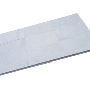 Muestras pequeñas de mármol blanco de Carrara arenado antideslizante de 20x20 cm para pavimentos de jardín, interiores, exteriores, alrededor de piscinas y entradas de vehículos, fabricado en Turquía. - Product Image 1