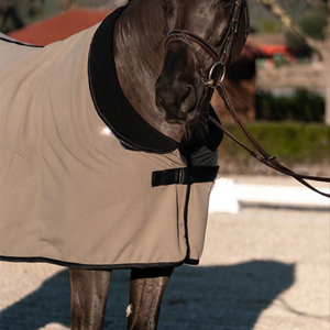 Alfombra de caballo ecuestre de primera calidad, manta de caballo transpirable ligera e impermeable, servicio OEM ODM, alfombras/mantas de caballo personalizadas - Product Image 2