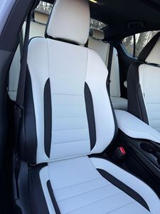 2025 I-S 5 0 0 F Sport Performance, Motor V8 de Aspiración Natural, Incognito, Techo Panorámico Automático, Bajo Kilometraje, Listo para Enviar - Product Image 6